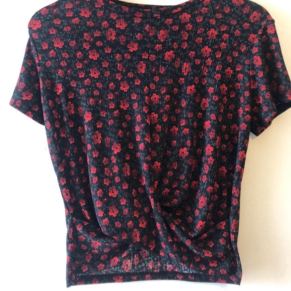 Crop top red flower pattern - Picture 2 of 2